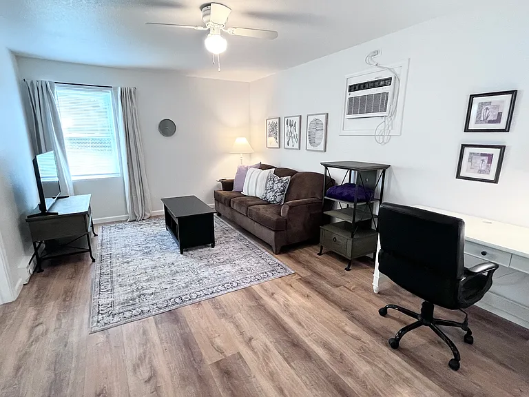 810 S Baltimore St — Photo 22