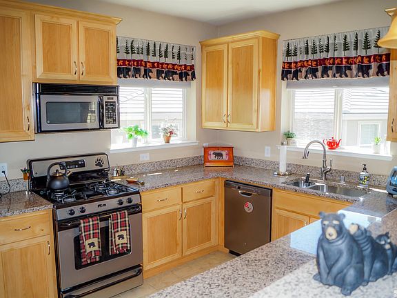 2nd image of 4864 Bougainvillea Cir