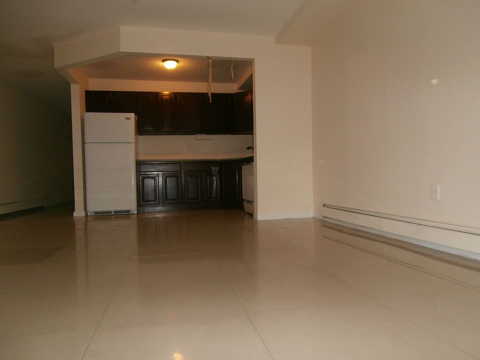 Living area extension into kitchen