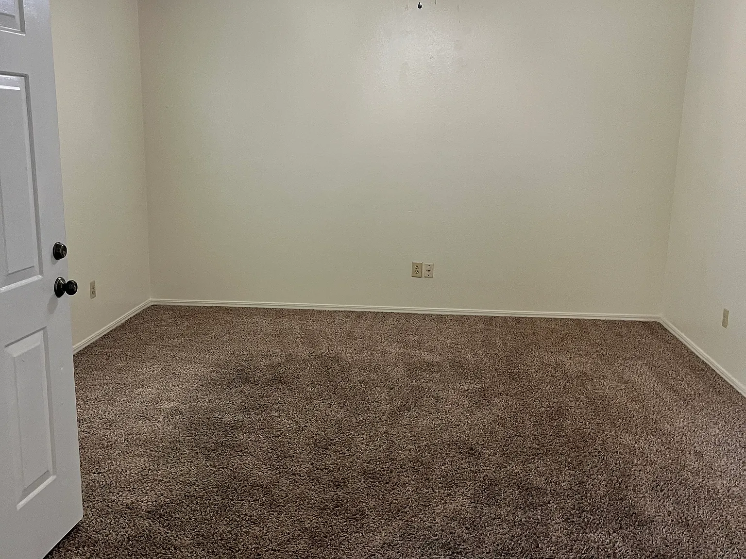 2402 Cimmaron Dr — Photo 1