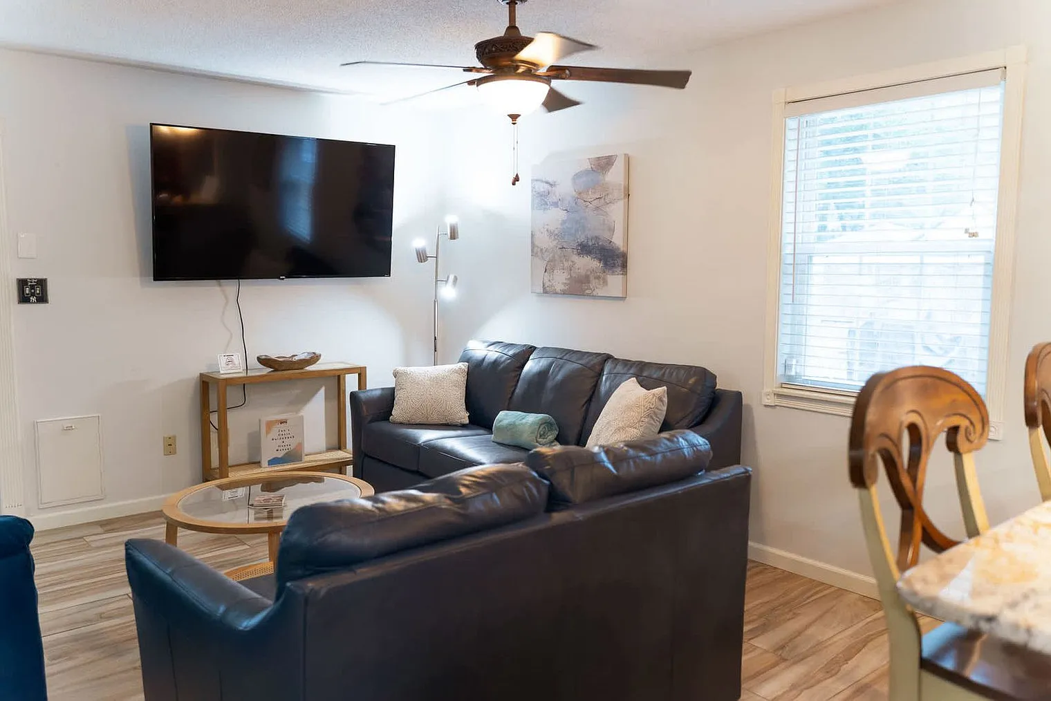 4 bed, 2.0 bath, 2088 sqft, $4,459 — Photo 1