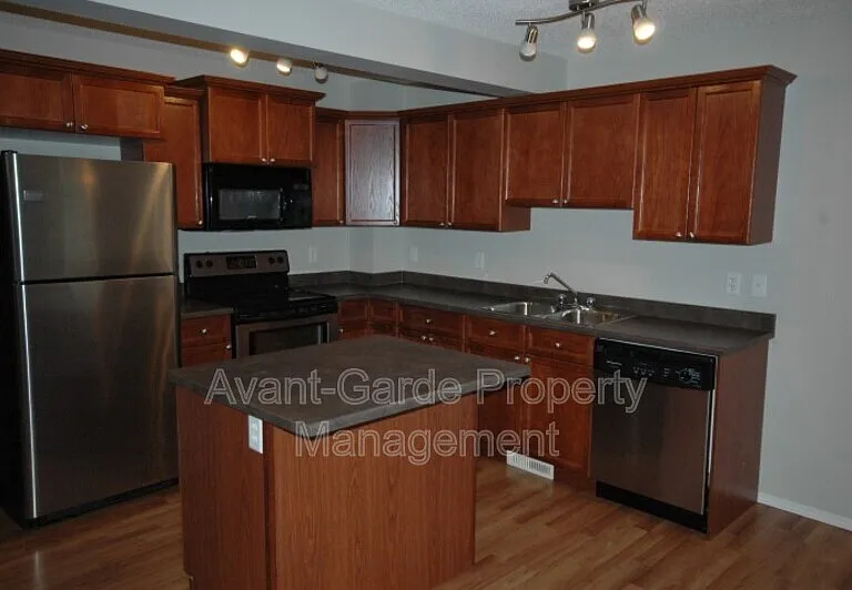 57 Vaughn Ave — Photo 3