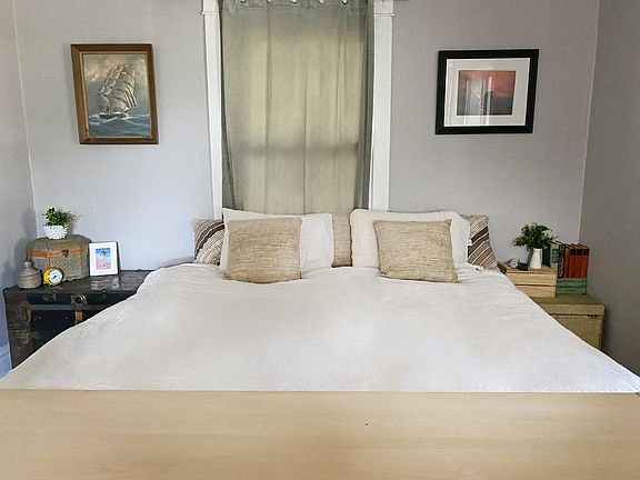 2nd image of 3912 Holmes St #2
