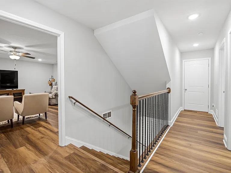 103 Red Oak Ln — Photo 32