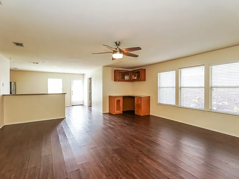 6708 Friendsway Dr — Photo 5