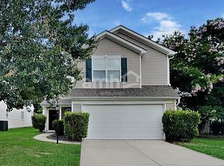 15634 Lakepoint Forest Dr, Charlotte, NC 28278