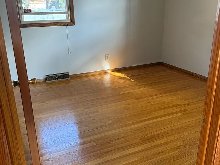 1411 W Grange Ave — Photo 9