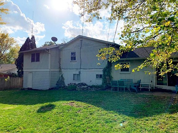 3rd image of 512 Brookwood Dr