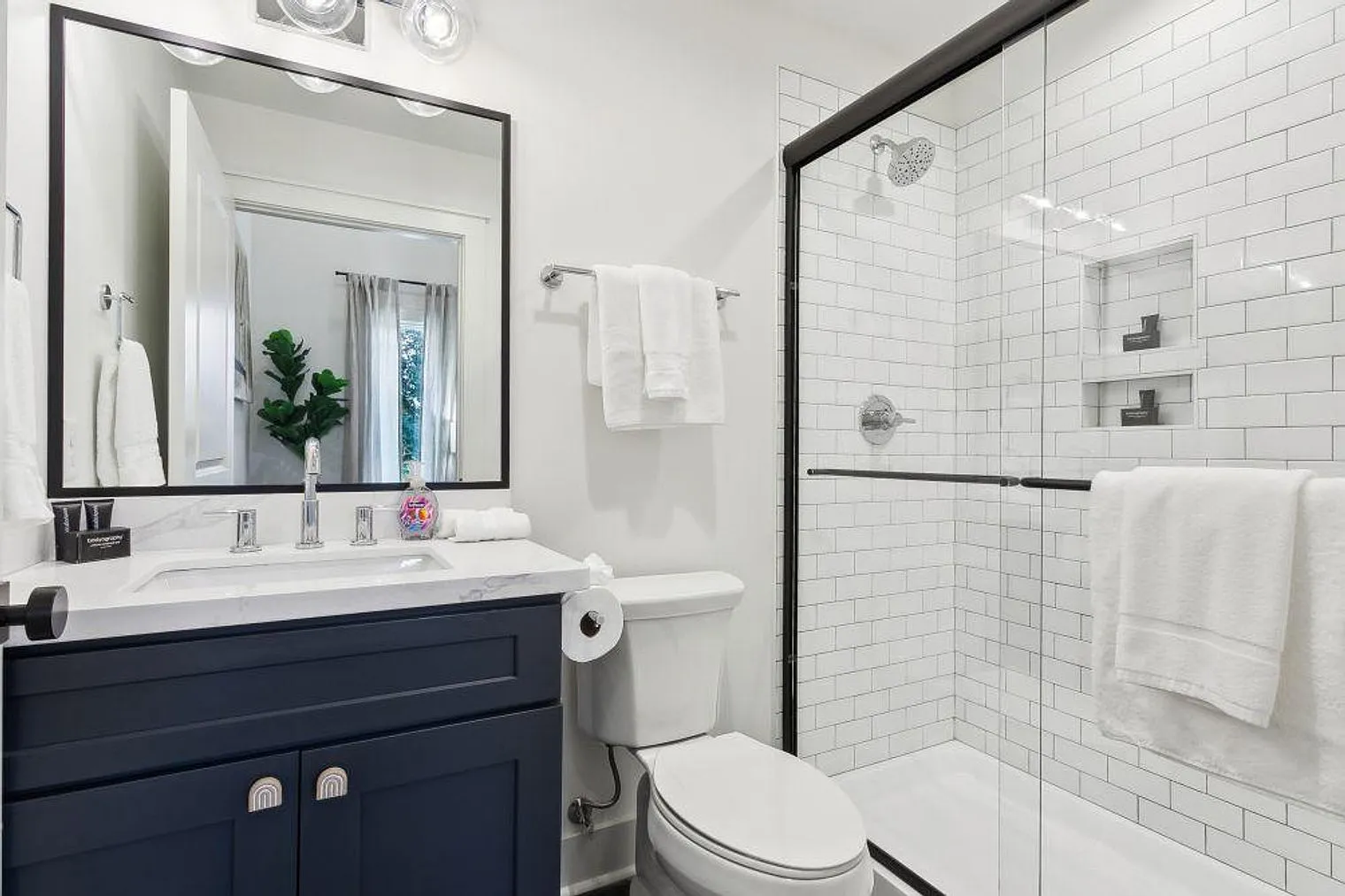 Studio, 1.0 bath, 430 sqft, $3,404 — Photo 4