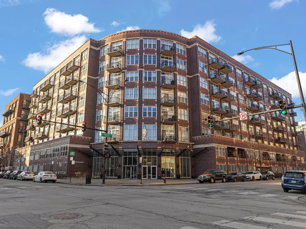 1000 W Adams St APT 302, Chicago, IL 60607