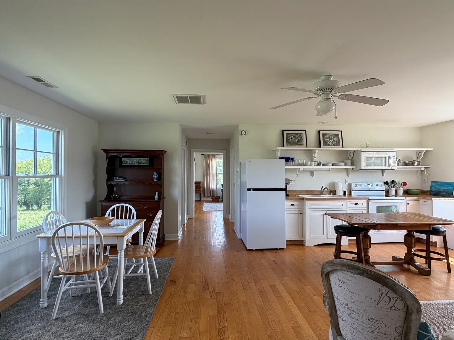 2 bed, 1200 sqft, $1,800 — Photo 4