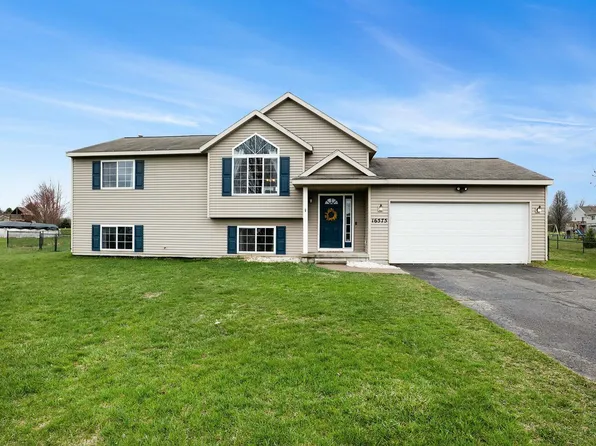 16575 Antler Dr NE, Cedar Springs, MI 49319