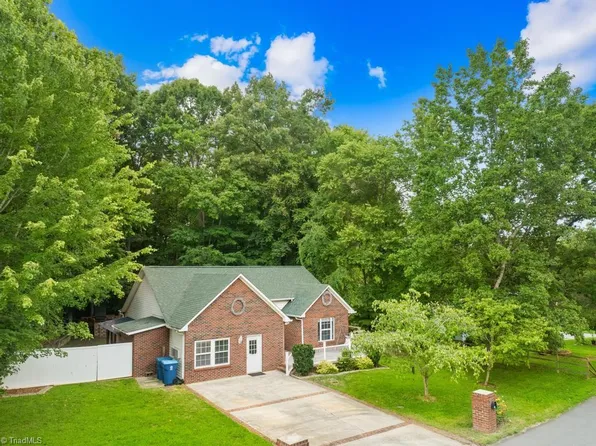 527 Mountview Dr, Mocksville, NC 27028