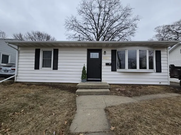 2621 Randolph St, Waterloo, IA 50702