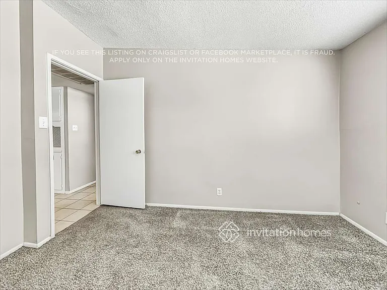 8831 N 37th Dr — Photo 15