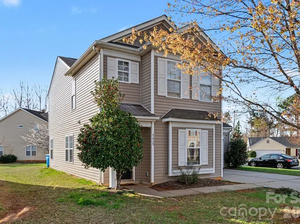 1409 Majestic Meadow Dr, Charlotte, NC 28216