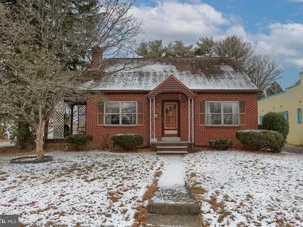 54 Oak Ave, Camp Hill, PA 17011