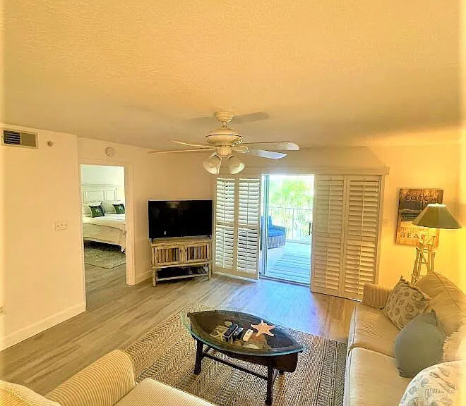 606 Shorewood Dr #C303 — Photo 10