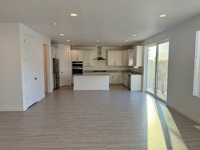 1477 E 3125 N — Photo 30