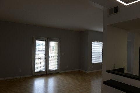 5th image of 1260 Cleveland Ave #323