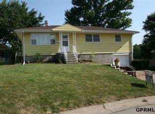 5031 Bancroft Cir, Omaha, NE 68106