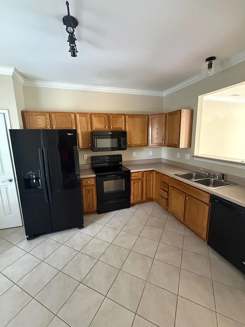 Room in 3 Bedroom Home at Reese Blvd W — Photo 3