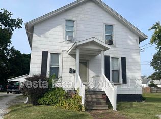 1211 1/2 W Market St, Bloomington, IL