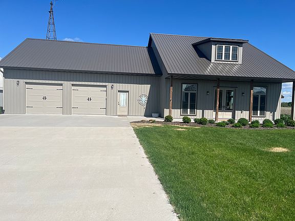 3rd image of 2566 Ginkgo Ave