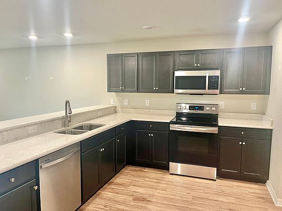3rd image of 2976 Fieldwood Cir