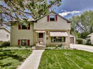 2220 Holmes St, Rockford, IL 61108