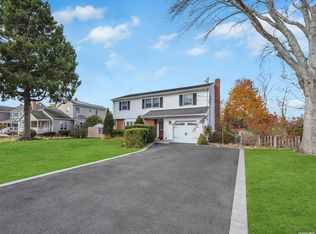 949 Maple St, Bohemia, NY 11716