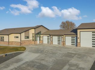 300 Northview Loop, West Richland, WA 99353