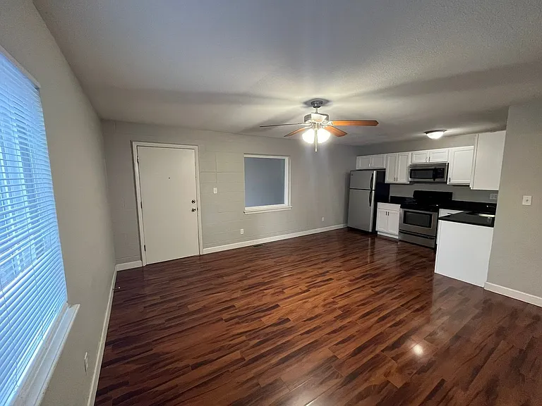 518 Hillsboro Ave — Photo 7