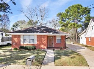 400 Colonial Club Dr, Harahan, LA 70123