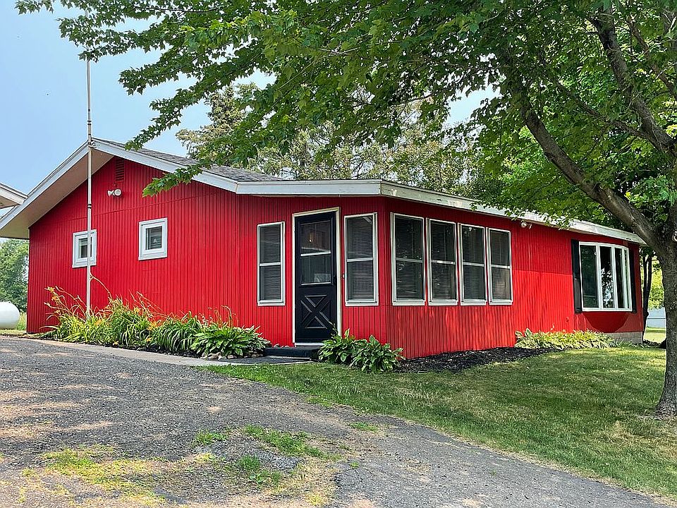 2nd image of 22115 Spirit Lake Rd E