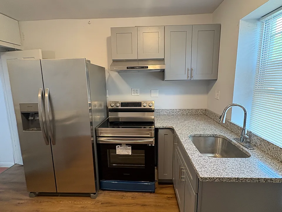 1125 N 10th