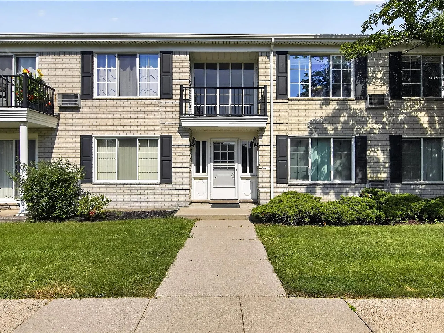 100 W Hickory Grove Rd — Photo 3
