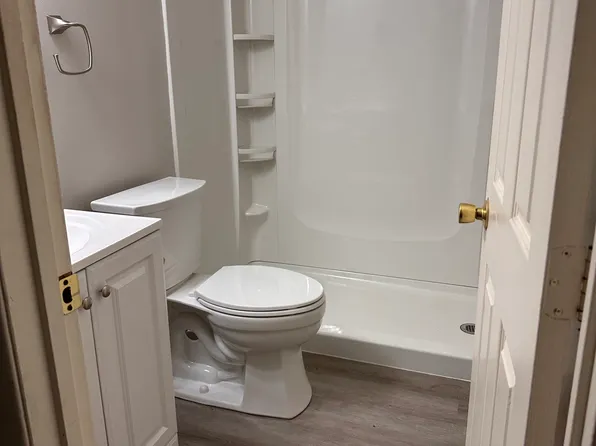 2001 Gracelane Dr, Seville, OH 44273