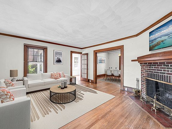 4th image of 32 Marsden St