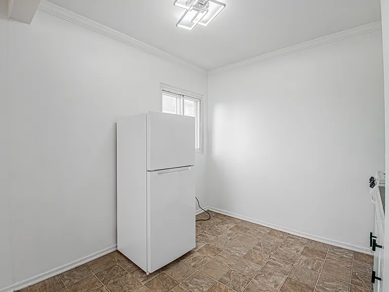 5843 W 88th St — Photo 540