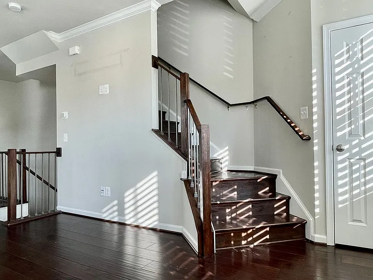 201 Woodstream Cir — Photo 17