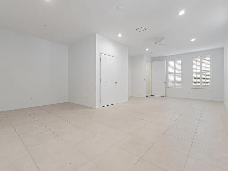4273 E Main St — Photo 3