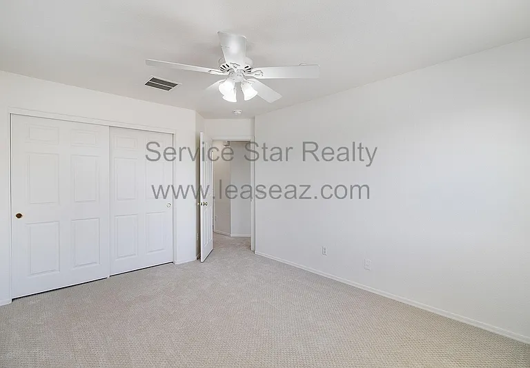 1554 E Elgin St — Photo 16