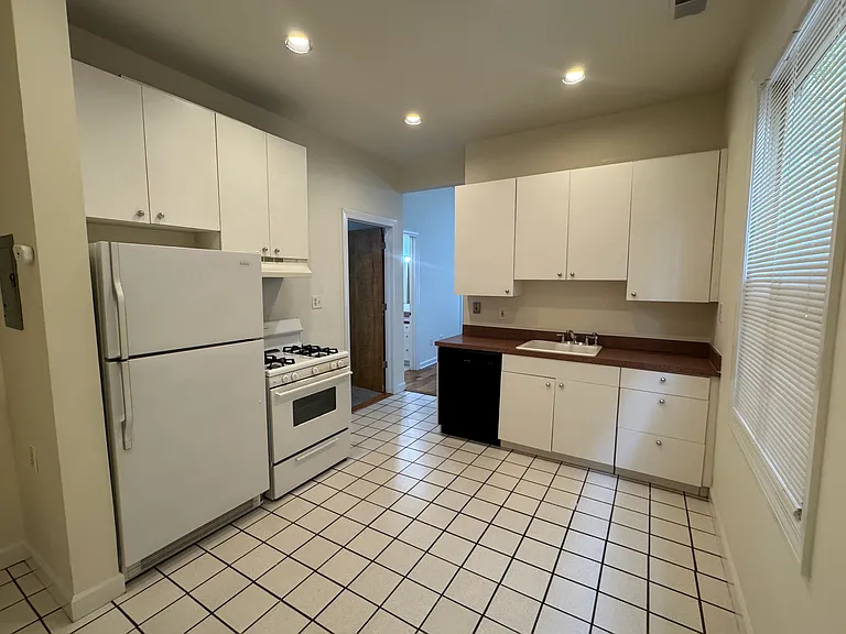 1623 N Sedgwick St #1F — Photo 8
