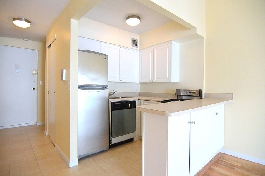2nd image of 321 E 22nd St APT 3D