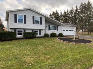 43 Peach Blossom Rd S, Hilton, NY 14468