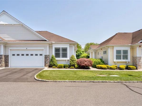 6 Oak Run, Stony Brook, NY 11790