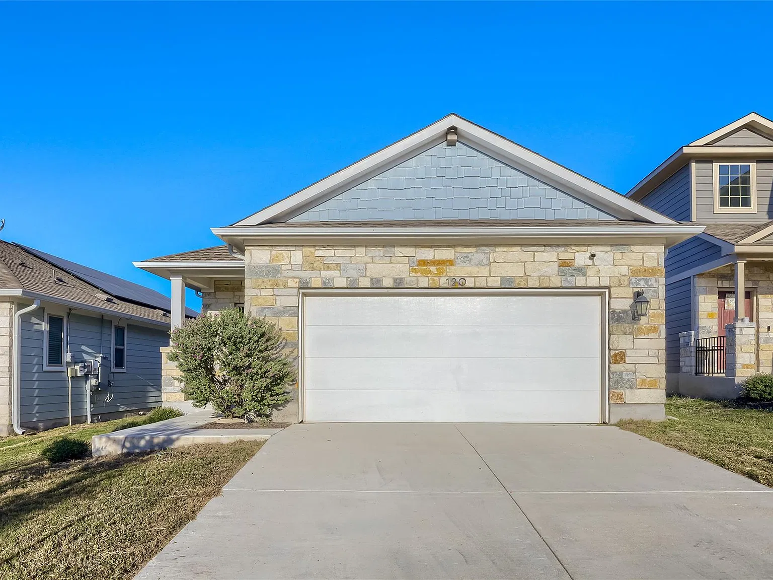 4 bed, 2.0 bath, 1599 sqft, $1,850 — Photo 2