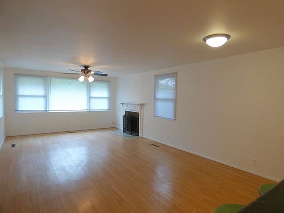 5th image of 2925 Southridge Dr