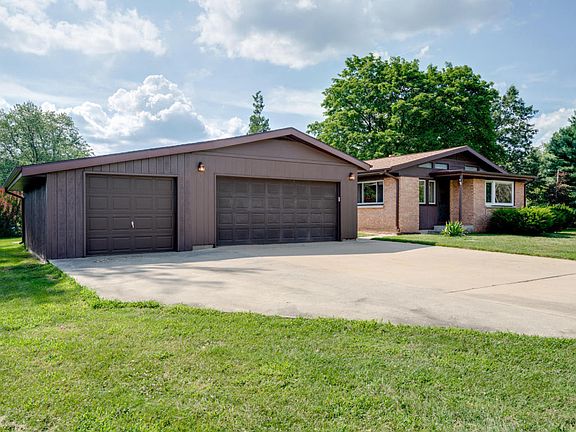 3rd image of 4242 Waterview Dr
